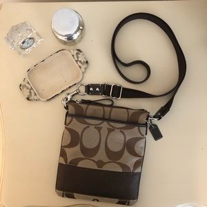 Coach signature Crossbody Bag